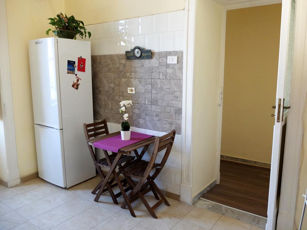 Floridiana - Bh3 Apartment เนเปิลส์ ห้อง รูปภาพ