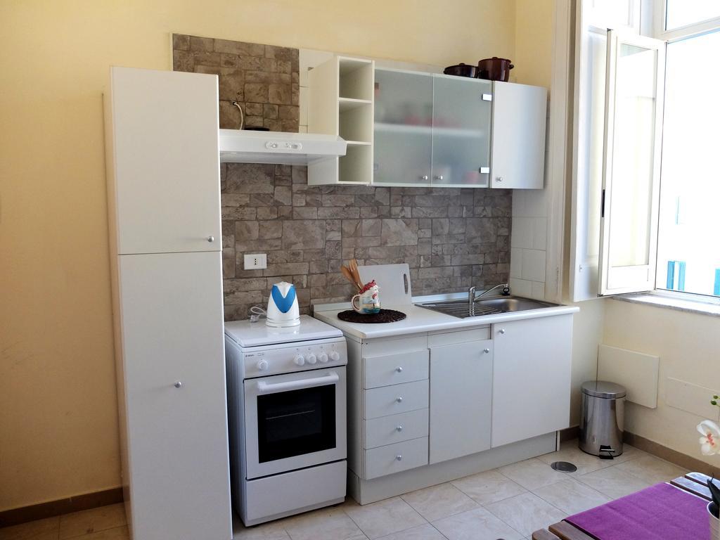 Floridiana - Bh3 Apartment เนเปิลส์ ห้อง รูปภาพ